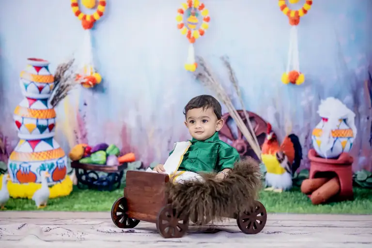 Traditional Theme theme baby photoshoot